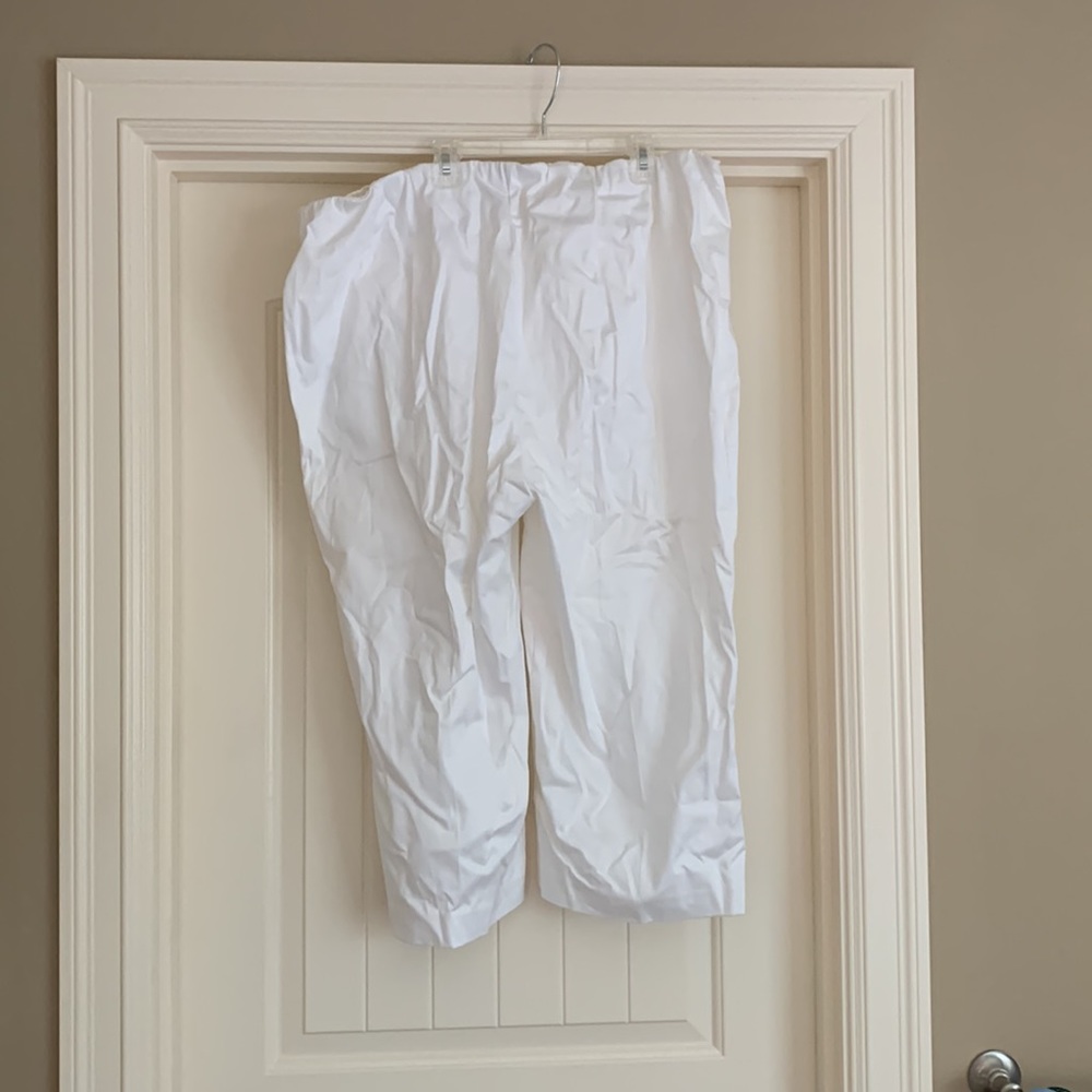 White Capris - Picture 3 of 5
